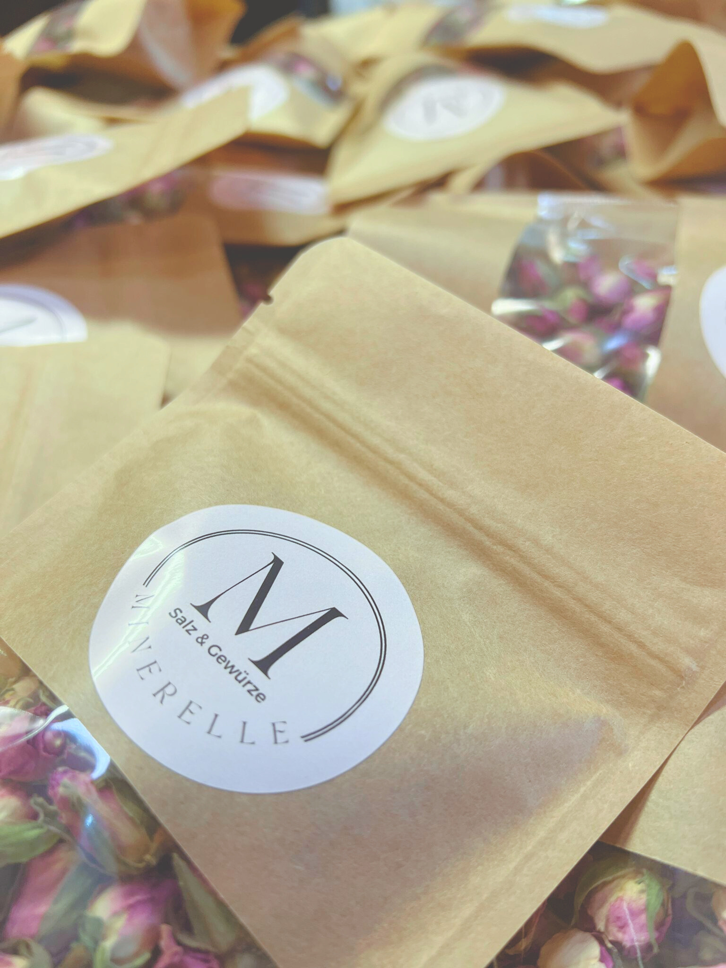 Rosenknospen getrocknet